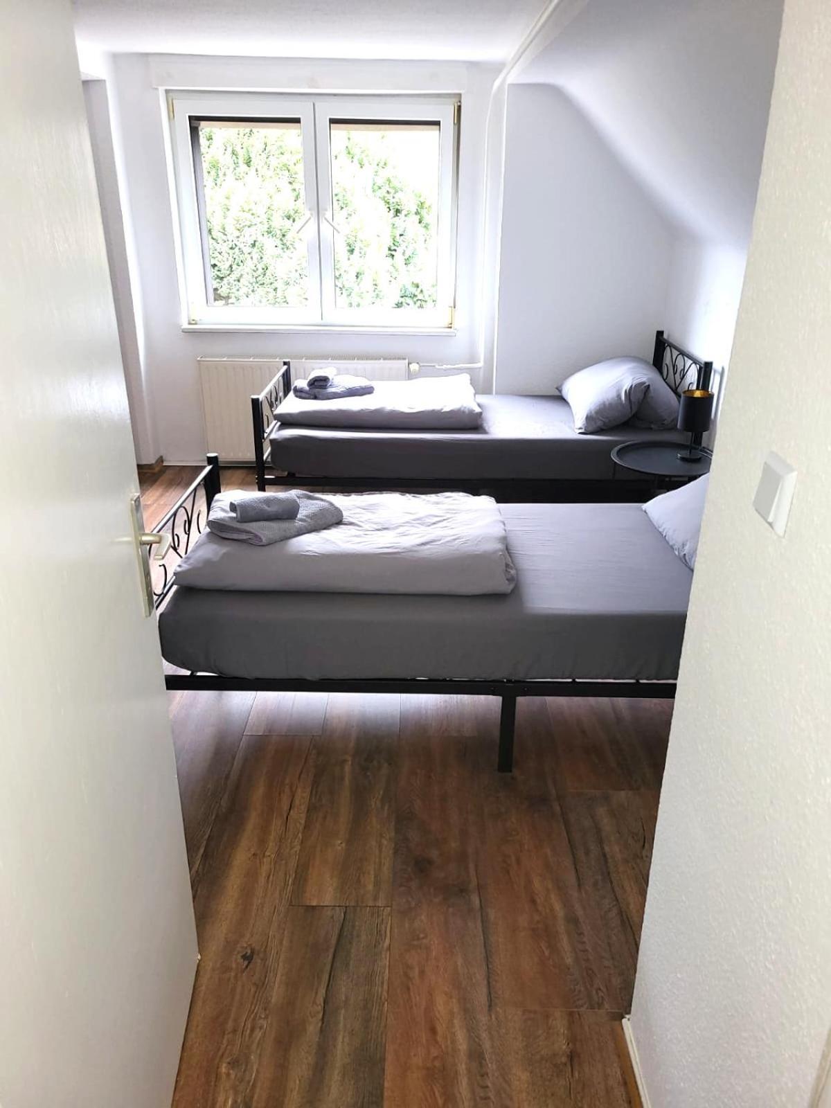 Monteur-haus Heinrich Marzahn, Hellersdorf, Lichtenberg Hébergement de vacances Berlin